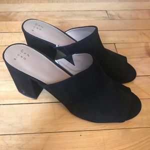 Black formal high heel sandals!